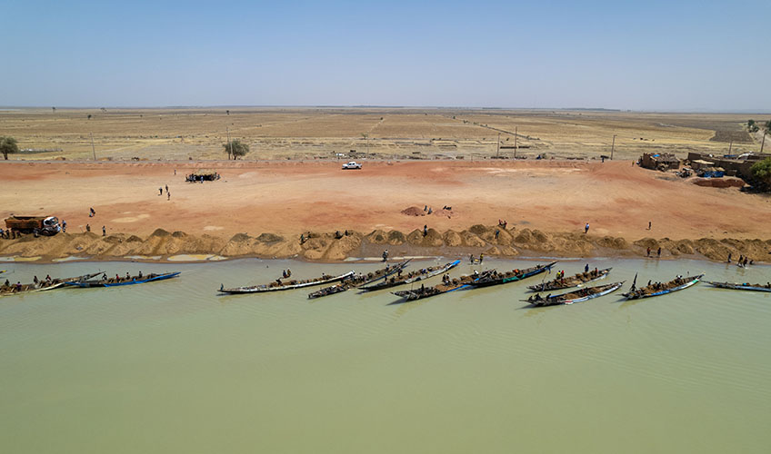 Pinasse boats on the Niger river